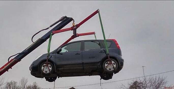 В Батайске у четырех водителей забрали автомобили за неуплату штрафов