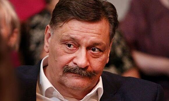 Актер Дмитрий Назаров спел песню о победе "Спартака" над "Ахматом"