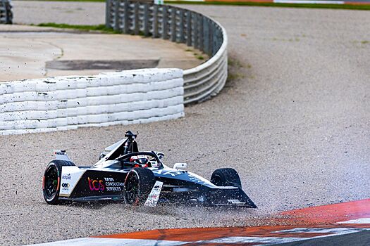 Авария на тестах Формулы-Е в Валенсии — Себастьен Буэми из Envision разбил шасси Gen3