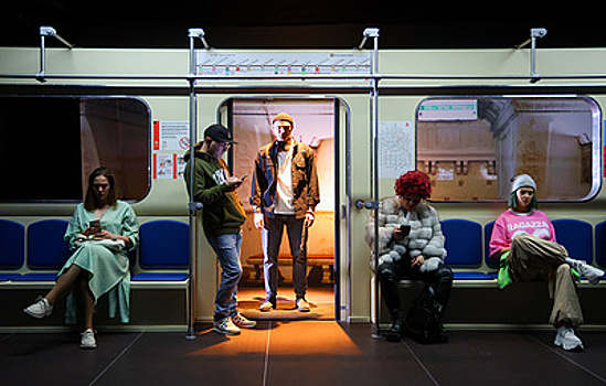 В метро тоже можно встретить свою любовь: о премьере спектакля "Москва. Полный круг"