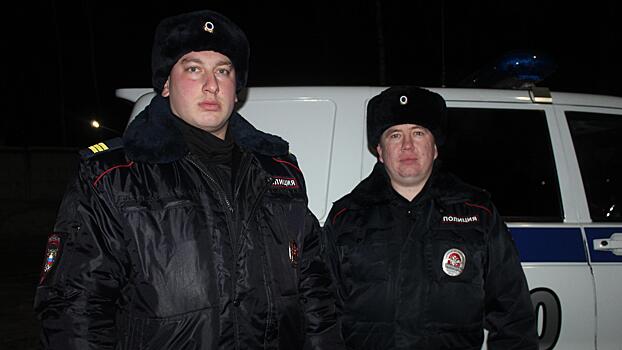 В ЕАО полицейские помогают гражданам, оказавшимся в сильный мороз на улице в опасной ситуации