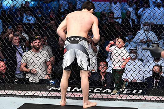 Хасбик поздравил Махачева с победой: «Сегодня Хушет шумит! Яхай, вперед, жи есть»