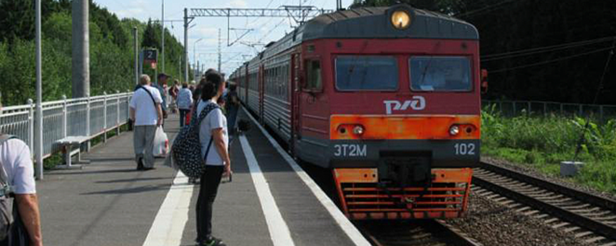 В Ленобласти пенсионер погиб под поездом, не заметив красный сигнал светофора