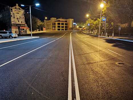 В Астрахани обновляют дорожные разметки на центральных улицах города