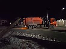 В Орске грузовик зацепил провода и свалил ЛЭП