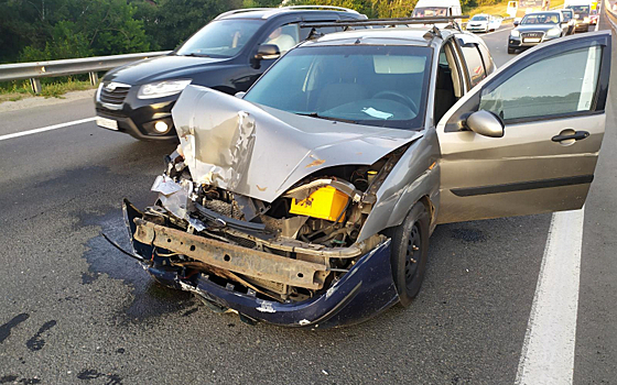 В Рязанском районе три человека пострадали при столкновении Ford и Renault