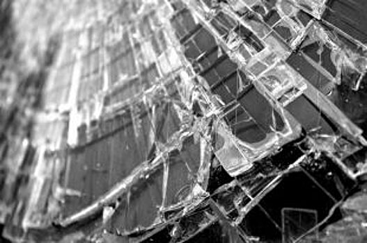 Вандалы разбили окна бара на Гороховой улице в Петербурге