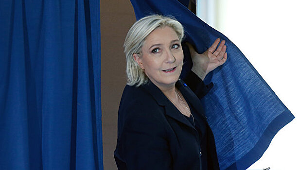 Ле Пен вновь возглавила Национальный фронт