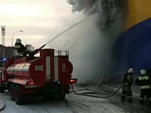 В горящем гипермаркете в Томске обрушилась крыша