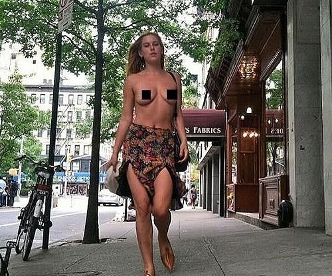 Скаут Уиллис. Дочь знаменитого "крепкого орешка" в знак протеста прогулялась по улицам Нью-Йорка с обнаженной грудью и опубликовала фото в Instagram, обратив внимание на то, "что законно в городе — не законно в соцсети". Снимки пришлось удалить, но они остались в Twitter, где такие кадры не запрещены.