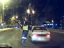 Преследование нетрезвого угонщика по улицам Тольятти попало на видео