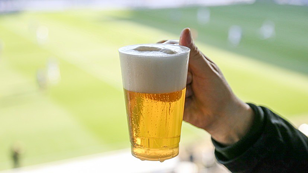 Президент Клуба болельщиков сборной России одобрил продажу пива на стадионах