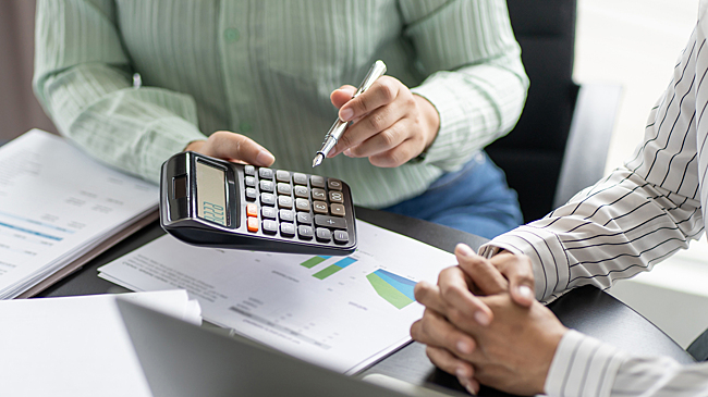 Россиян предупредили, кому нельзя доверять свои деньги