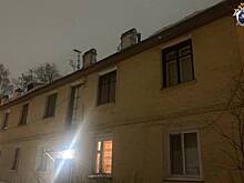 Огромная глыба льда с крыши рухнула на россиянку