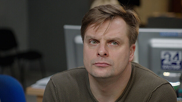 Звезда сериала «Возвращение Мухтара» Александр Носик вышел в свет с молодой женой, которая годится ему в дочки