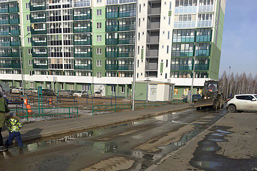 «Никто не знает, кто за это отвечает»: машины со строек разносят грязь по улицам Челябинска