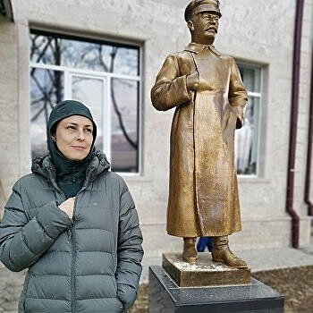 Чичерина и Сталин. Российская певица стала как вождь в Южной Осетии