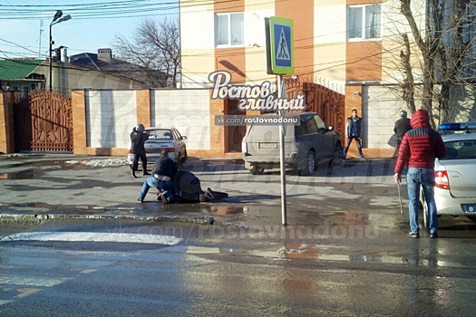 На проспекте Стачки мужчина с ножом кидается на прохожих: есть пострадавшие