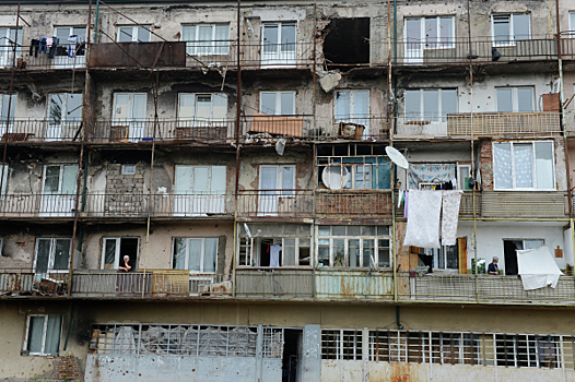 Россиян все меньше, ветхое жилье вместо сноса будут ремонтировать, фигурант «дела реставраторов» задержан в Австрии