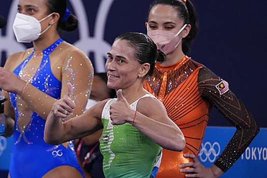 «Меня заморозили еще в СССР» Легенда гимнастики ушла из спорта в 46 лет. Как ей удалось выступить на восьми Олимпиадах?