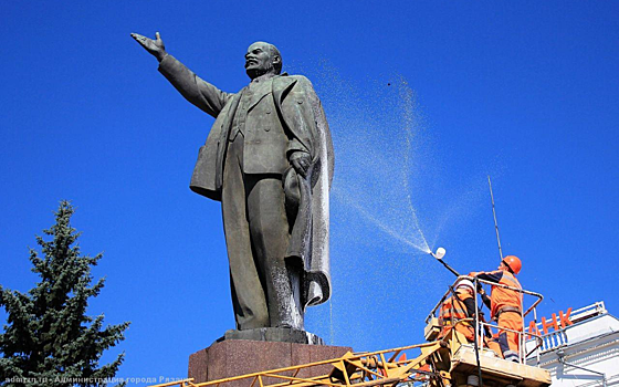 В центре Рязани помоют памятник Ленину