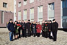 В УВД по ЦАО состоялась торжественная церемония возложения цветов к мемориальному комплексу павшим сотрудникам Управления