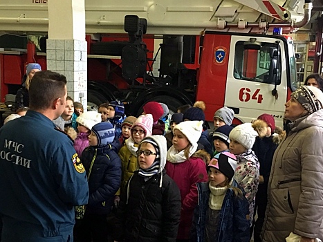 Дети из района Выхино-Жулебино побывали в пожарно-спасательной части № 64