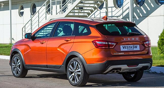 «АвтоВАЗ» выпустил 450-тысячный автомобиль семейства LADA Vesta