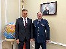 Начальник Пермского института ФСИН России Алексей Степанов провел рабочую встречу с главным федеральным инспектором по Пермскому краю Сергеем Половниковым