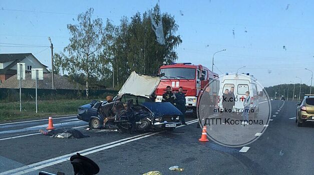 Смертельная авария в Костроме: Lexus врезался в «семерку»