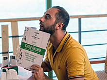 Новые комедии: много серий про отпуск, сантехников, поэтессу, Скалу и Снупи.