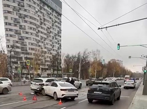 Два человека пострадали в массовом ДТП на проспекте Гагарина