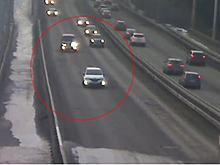 Авария создала пробку на мосту через Лососинку. Видео