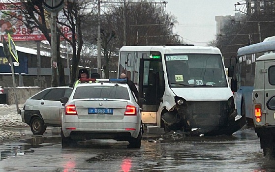 В Рязани маршрутка №33 попала в ДТП на Новой улице