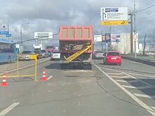 Грузовик зацепил электропровода на Дмитровском шоссе в столице