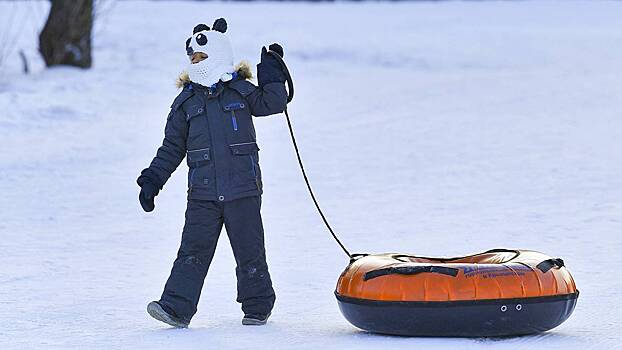 Автоюрист напомнила, что катание на тюбинге за машиной может закончиться тюрьмой
