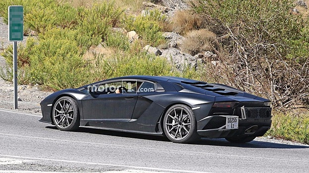 Lamborghini готовит к выходу "горячий" Aventador