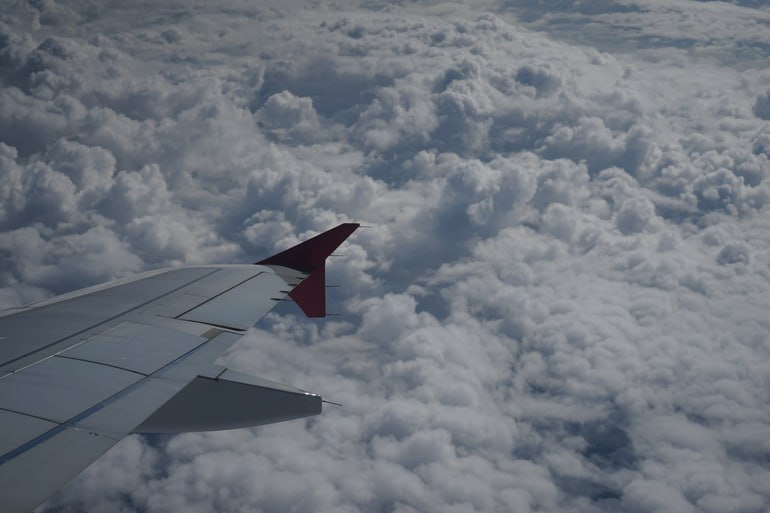 Причиной экстренной посадки самолета «России» в Москве стала утечка топлива