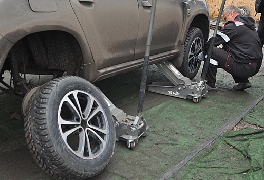 Москвичей призвали «переобуть» авто на зимнюю резину