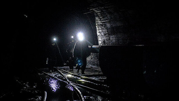 В Луганске шахтеры оказались заблокированными под землей