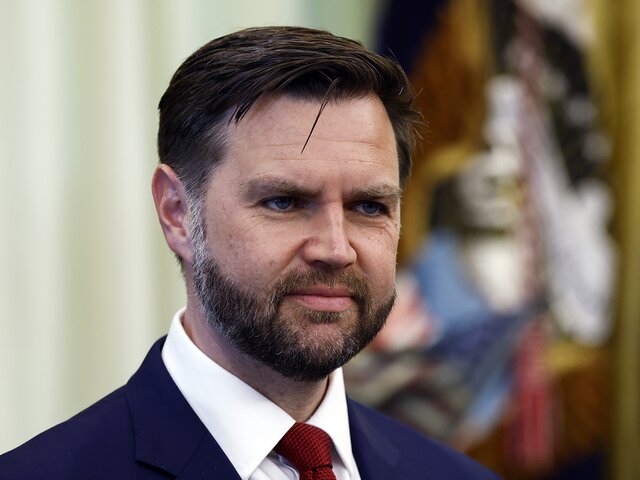 Вице-президент США сравнил себя с Кевином из "Один дома" на время визита Трампа в Китай