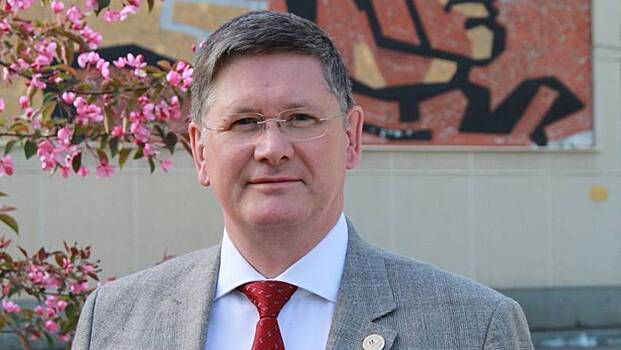 Проигравший выборы жене водителя мэр Березовского переизбрался со второй попытки