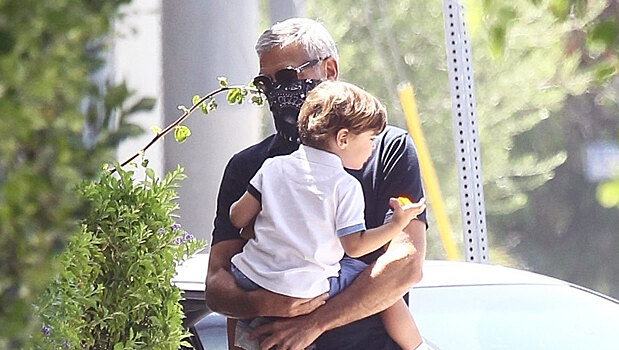 Очень редкие фото: как сейчас выглядит сын Джорджа и Амаль Клуни