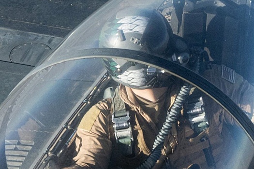 Сбитого пилота F-15 опознали по рисунку на шлеме