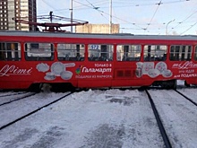 На ЖБИ трамвай совершил дрифт на рельсах и перекрыл движение