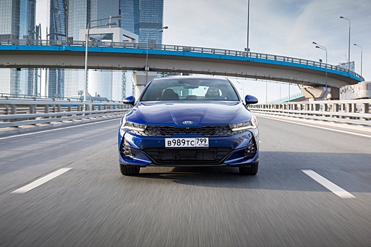 В РФ по параимпорту начали продавать Kia K5 2025 года