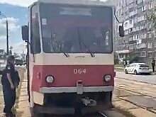 В Киеве пенсионерка попала в больницу, выпрыгнув из трамвая с отказавшими тормозами