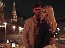 На устроившего пикантную фотосессию у Кремля блогера завели дело