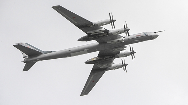 Два ракетоносца Ту-95 выполнили полет над нейтральными водами вблизи Аляски