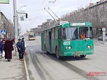 В мегаполисе произошла автоавария с участием троллейбуса и внедорожника